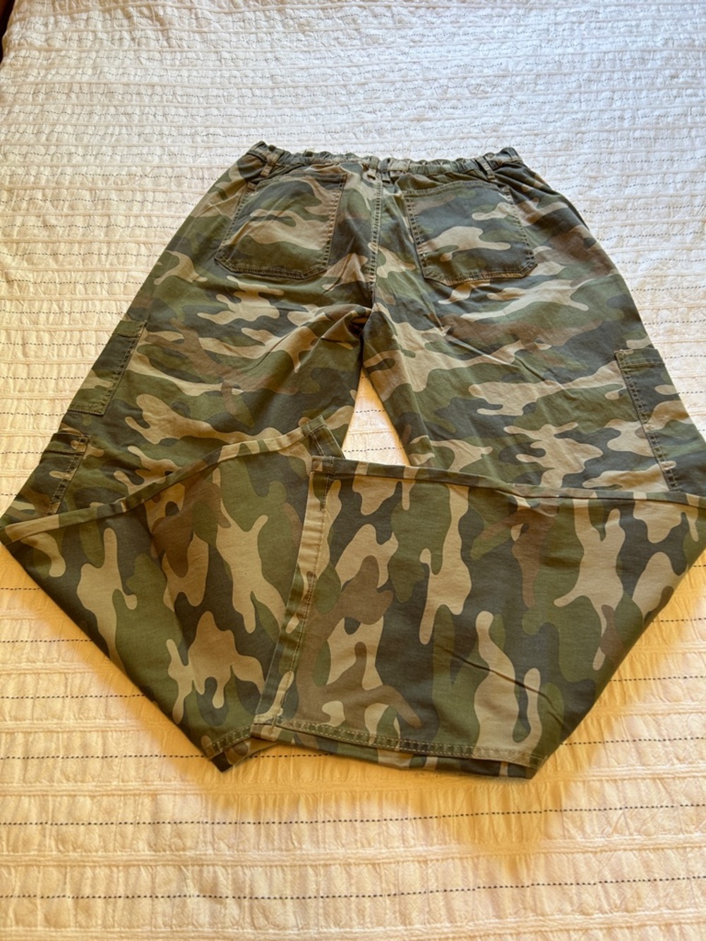 No Boundaries Camo Cargo Wide Leg Pants - Green, Brown, Tan - Picture 5 of 6